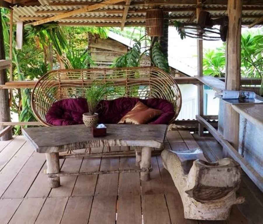Kepmandou Lounge-Bar Bed & Breakfast Luaran gambar