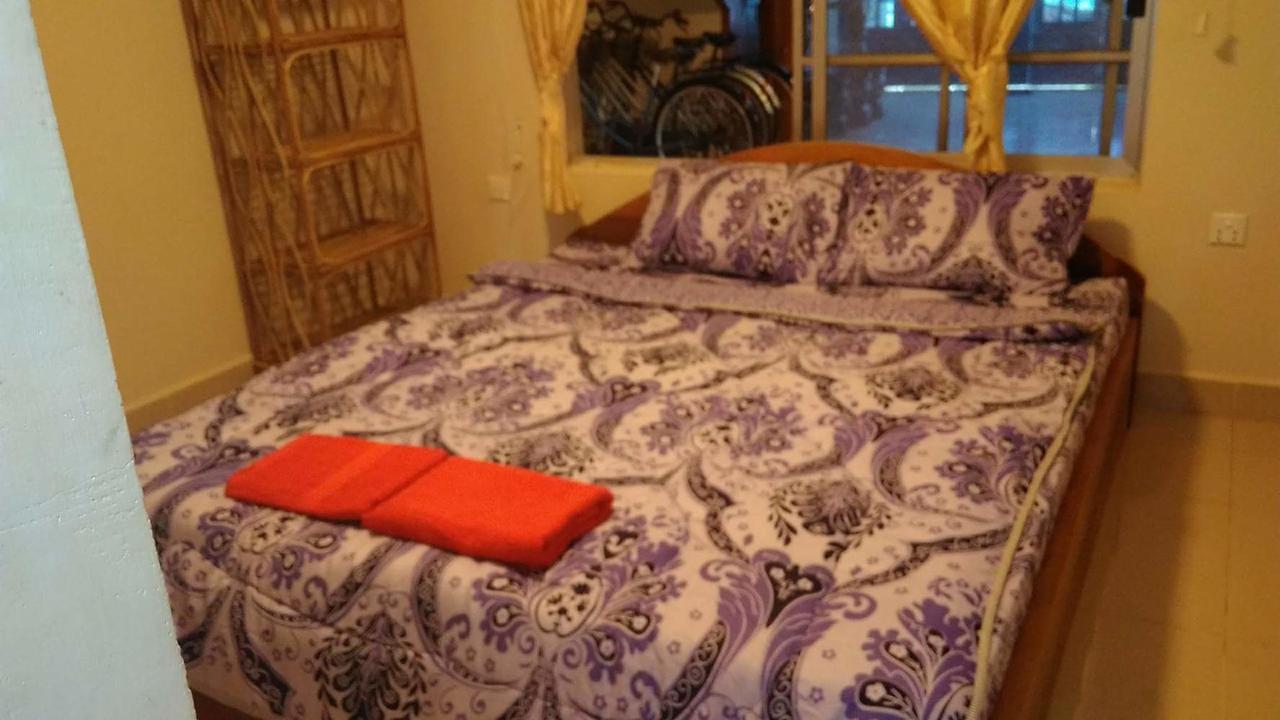 Kepmandou Lounge-Bar Bed & Breakfast Luaran gambar
